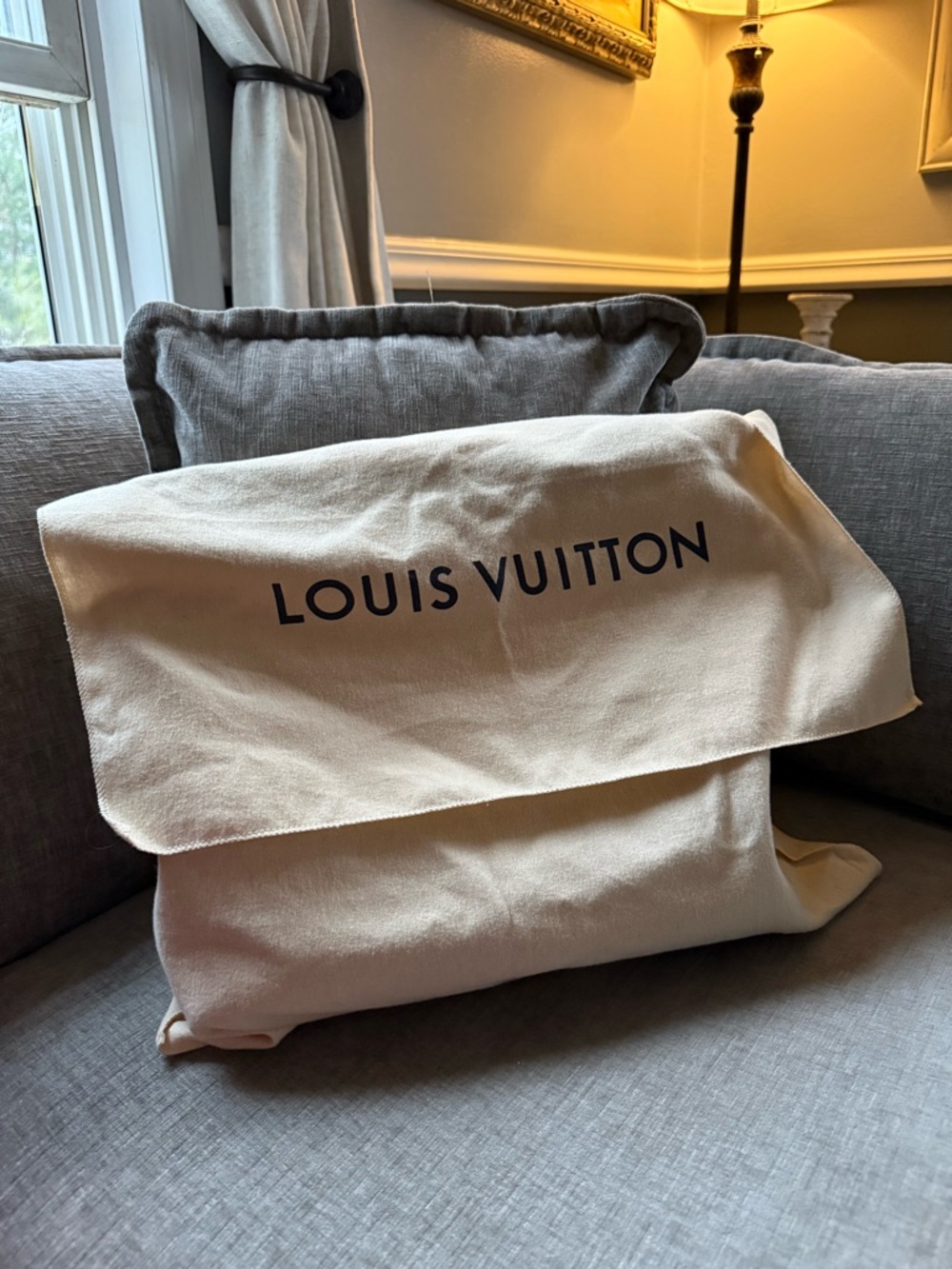 Louis Vuitton Graceful PM Monogram Bag – Used Once - Picture 4 of 12
